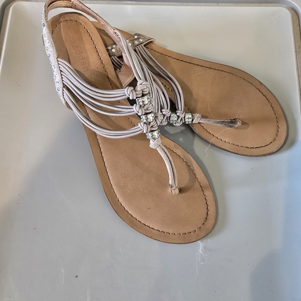 Madden Girl Thrill Thong Sandal, Size 8